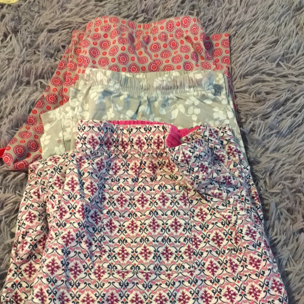 Three pairs of Gillian and O’Malley night pants.